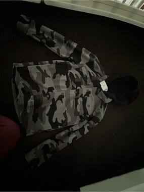 Abercrombie & Fitch Boys' Gray & Black Camo Hoodie Jacket